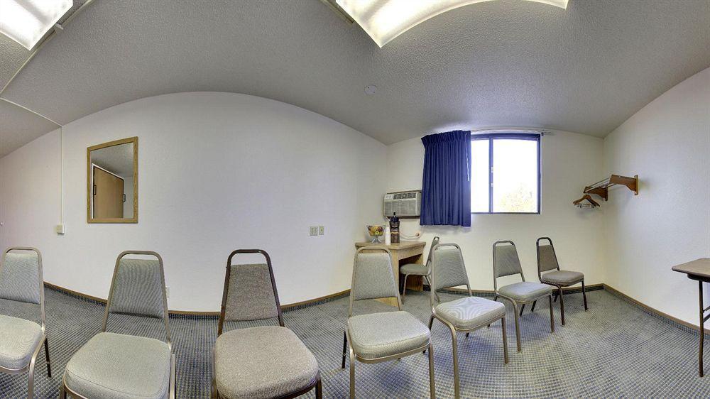 Super 8 By Wyndham Kirksville-University Area Εξωτερικό φωτογραφία