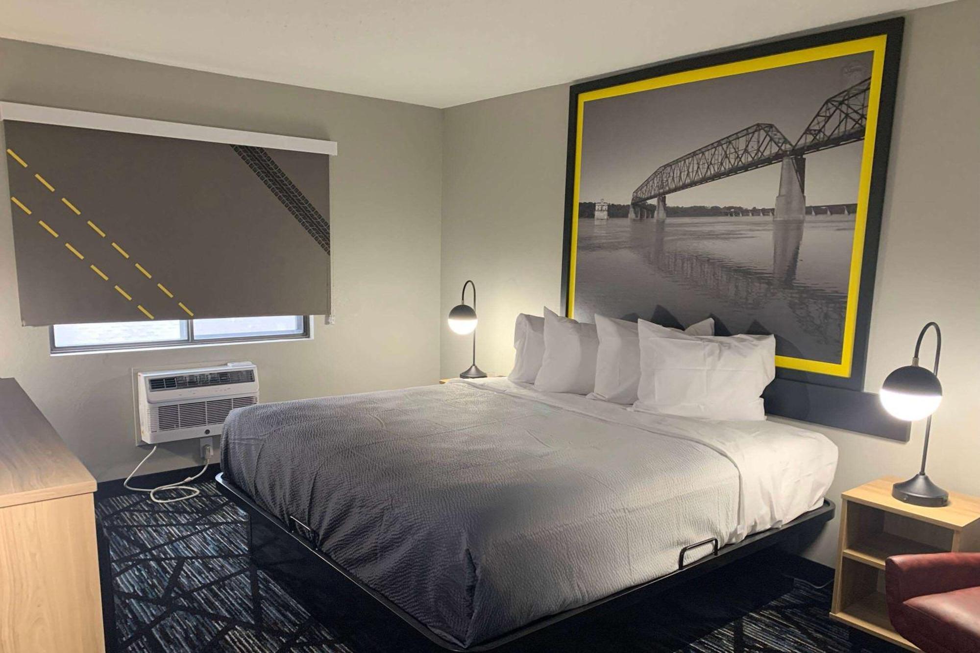 Super 8 By Wyndham Kirksville-University Area Εξωτερικό φωτογραφία