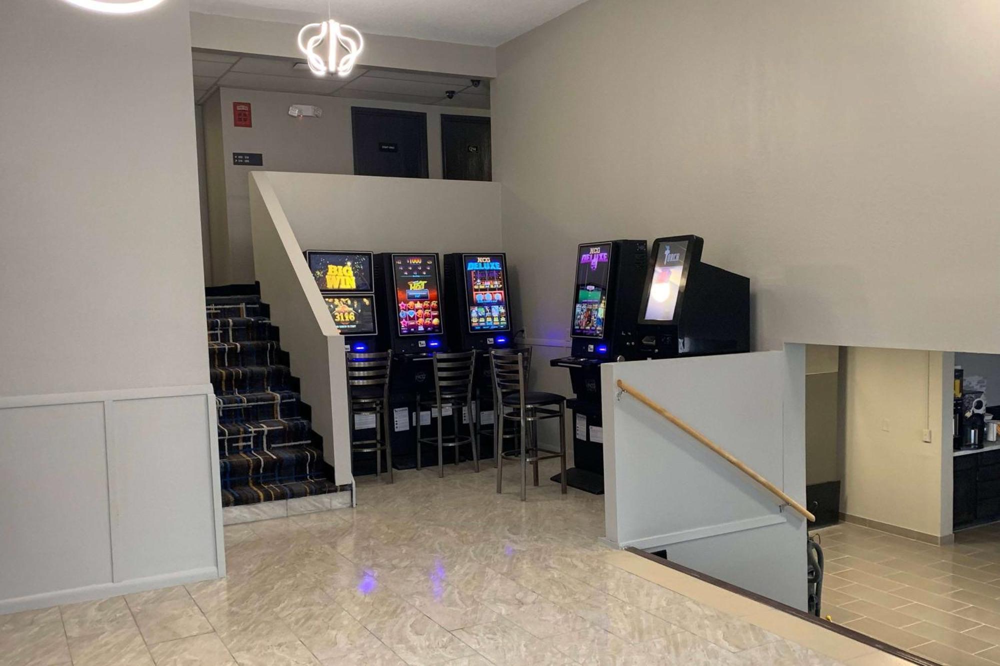 Super 8 By Wyndham Kirksville-University Area Εξωτερικό φωτογραφία
