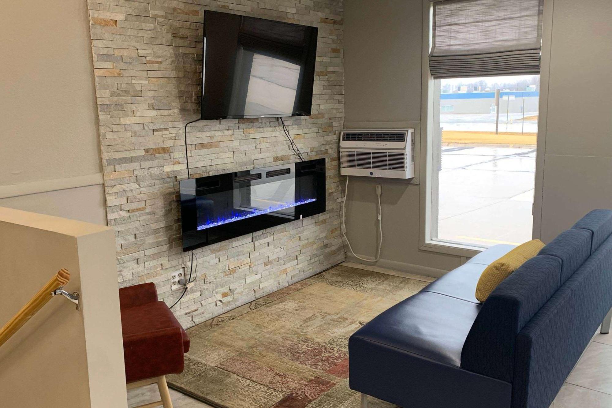 Super 8 By Wyndham Kirksville-University Area Εξωτερικό φωτογραφία