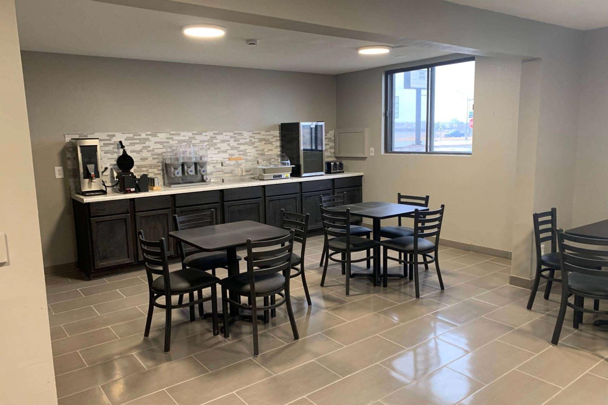 Super 8 By Wyndham Kirksville-University Area Εξωτερικό φωτογραφία